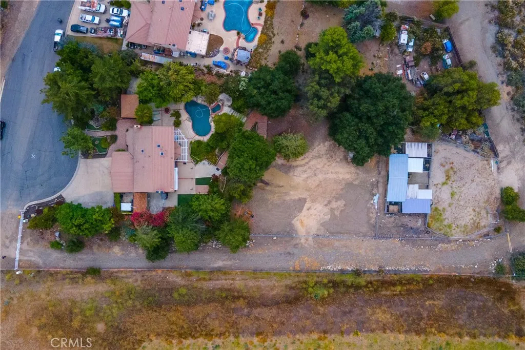 PRIVATE SIDE ROAD TO BACK OF PROPERTY