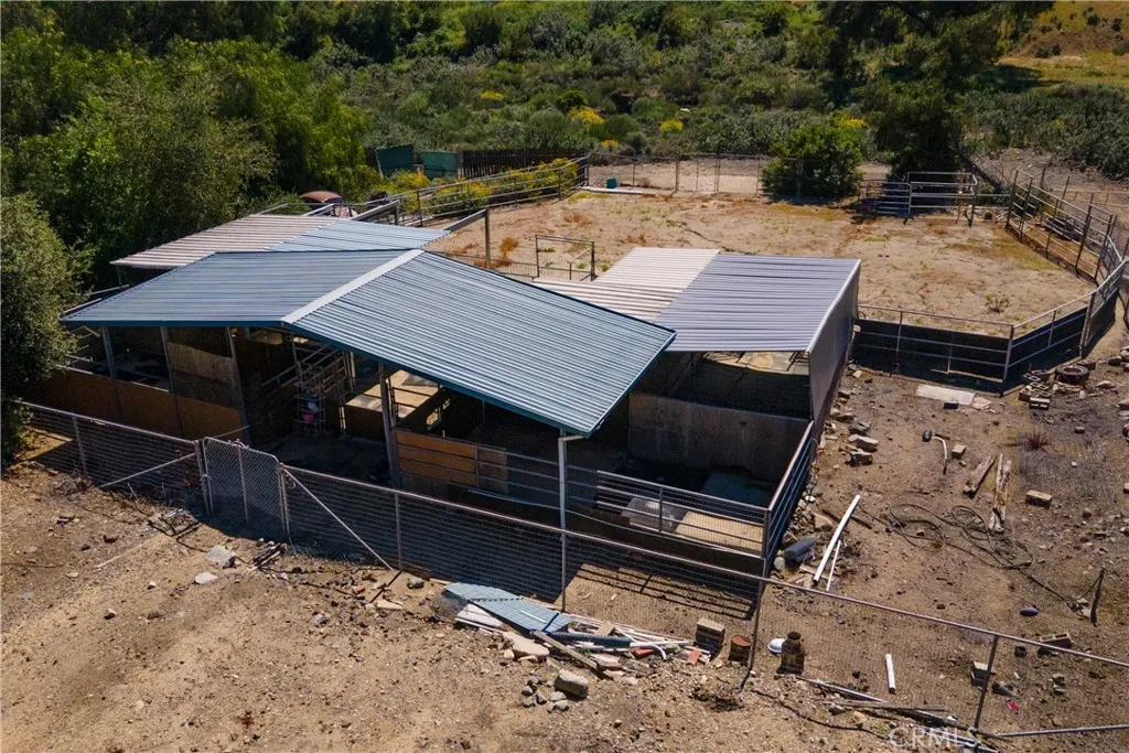 MARE HOTEL FOR 4 HORSES