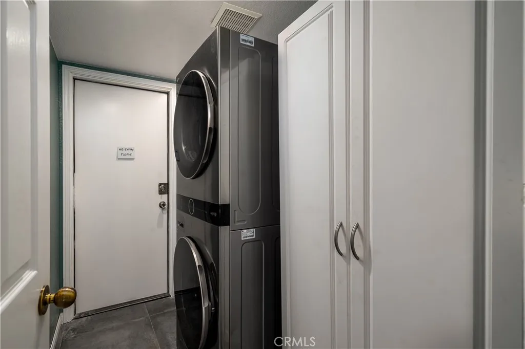 INDOOR LAUNDRY