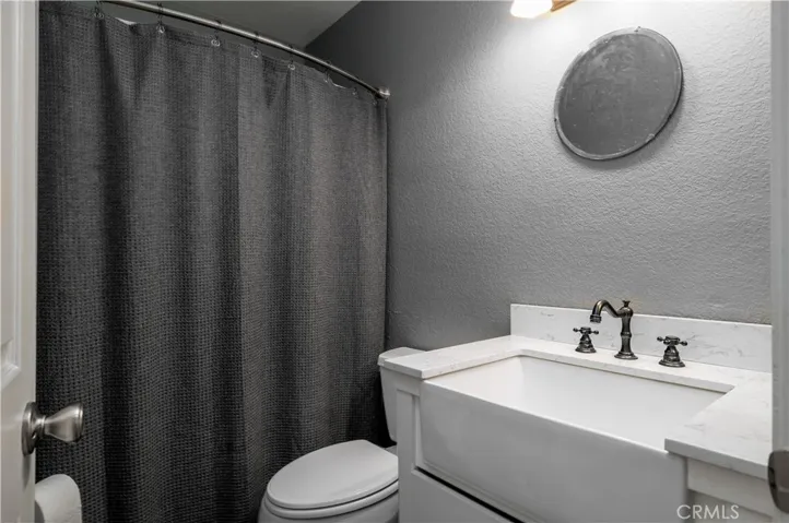 FULL GUEST BATHROOM
