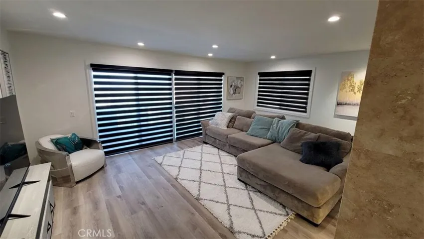 Living Room pic 2
