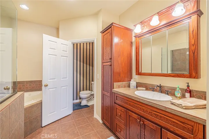 Guest house - Primary​​‌​​​​‌​​‌‌​​‌​​​‌‌​​​‌​​‌‌​​‌‌​​‌‌​​​​ Bathroom