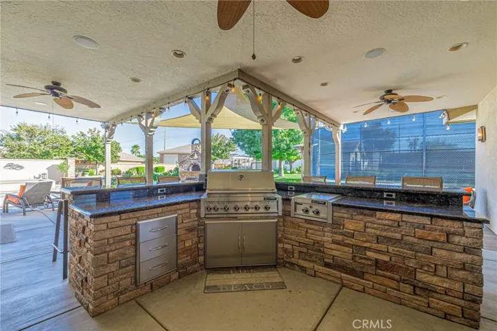 Fully equipped Outdoor kitchen