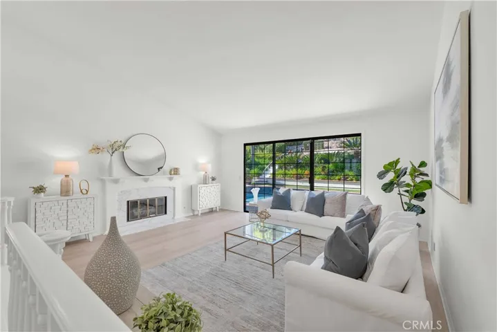 Living Room w/ Gas Fireplace