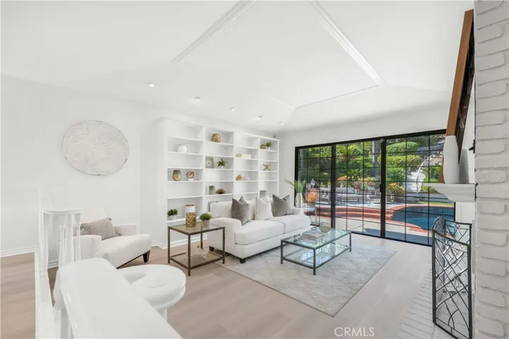 Family Room w/ Gas Fireplace