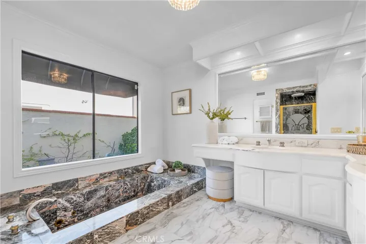 Primary En-Suite Bathroom