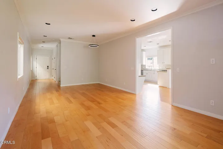 021DAMORE_2409OliveAve