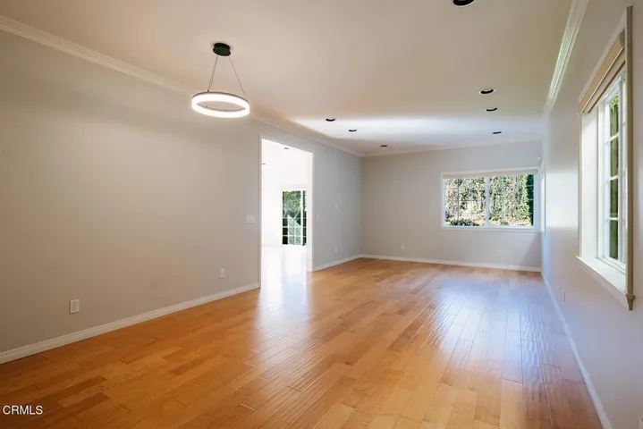 020DAMORE_2409OliveAve