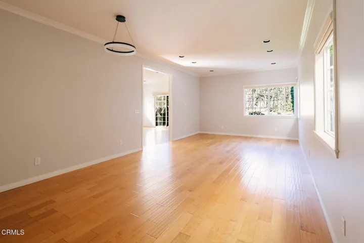 019DAMORE_2409OliveAve