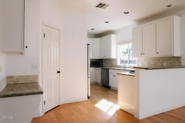 024DAMORE_2409OliveAve