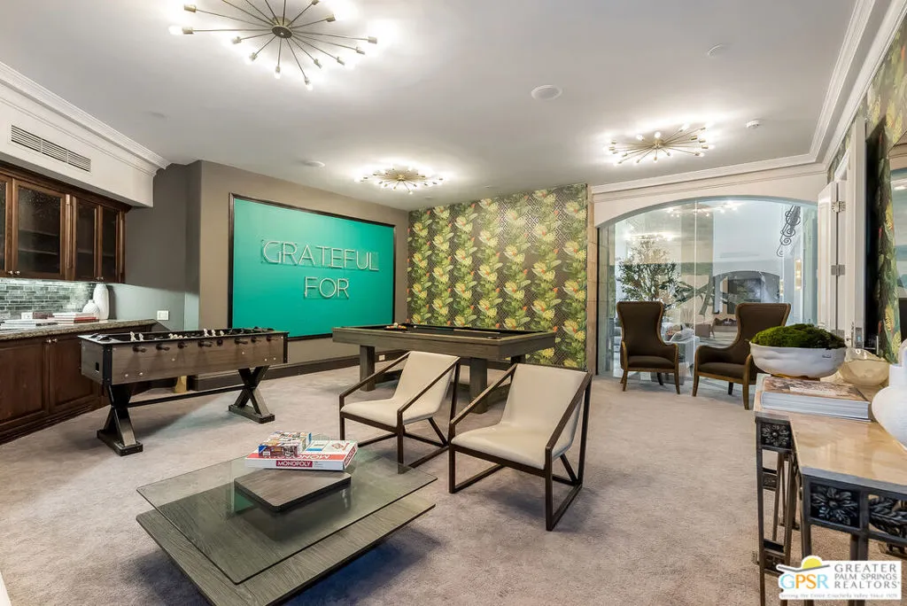 Billiard /Game Room