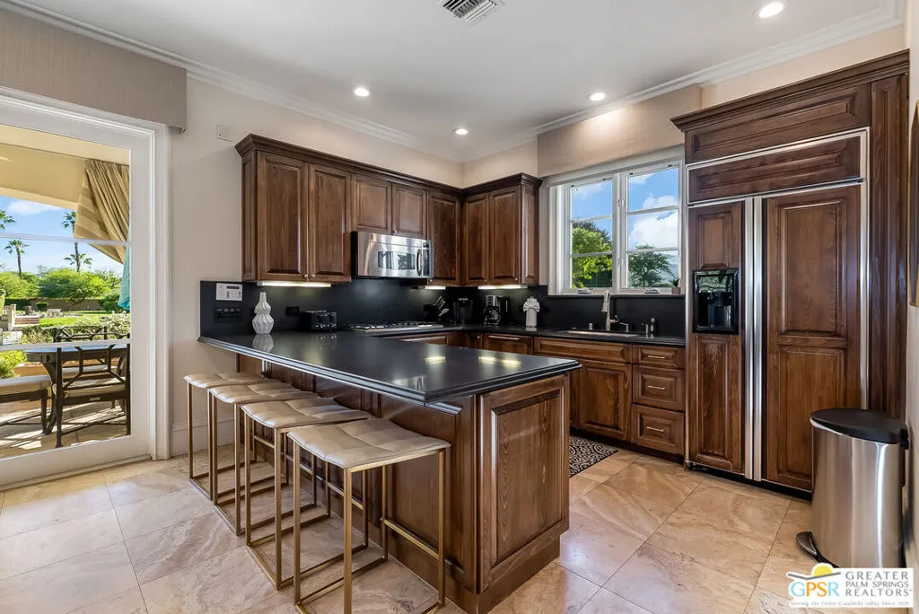 Fuest House Full Kitchen