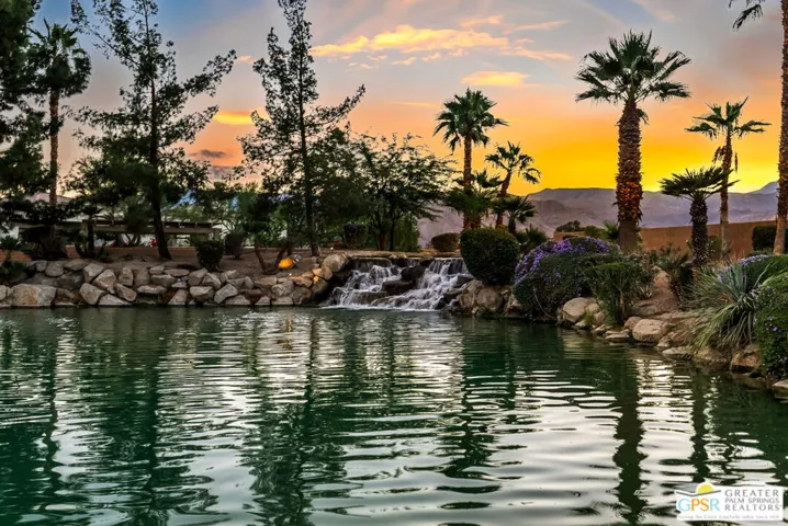 Private Lake with waterfall fe