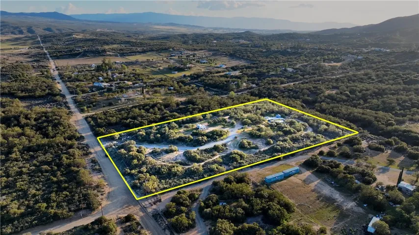 Lot lines are approximate