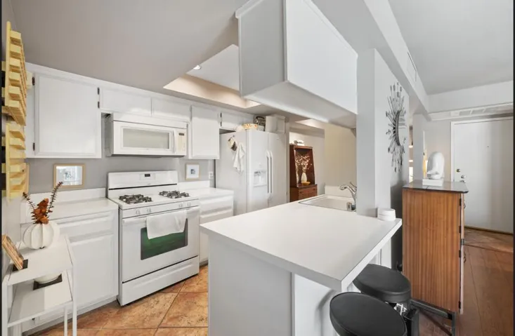1490 camino real 206 mls pic 14