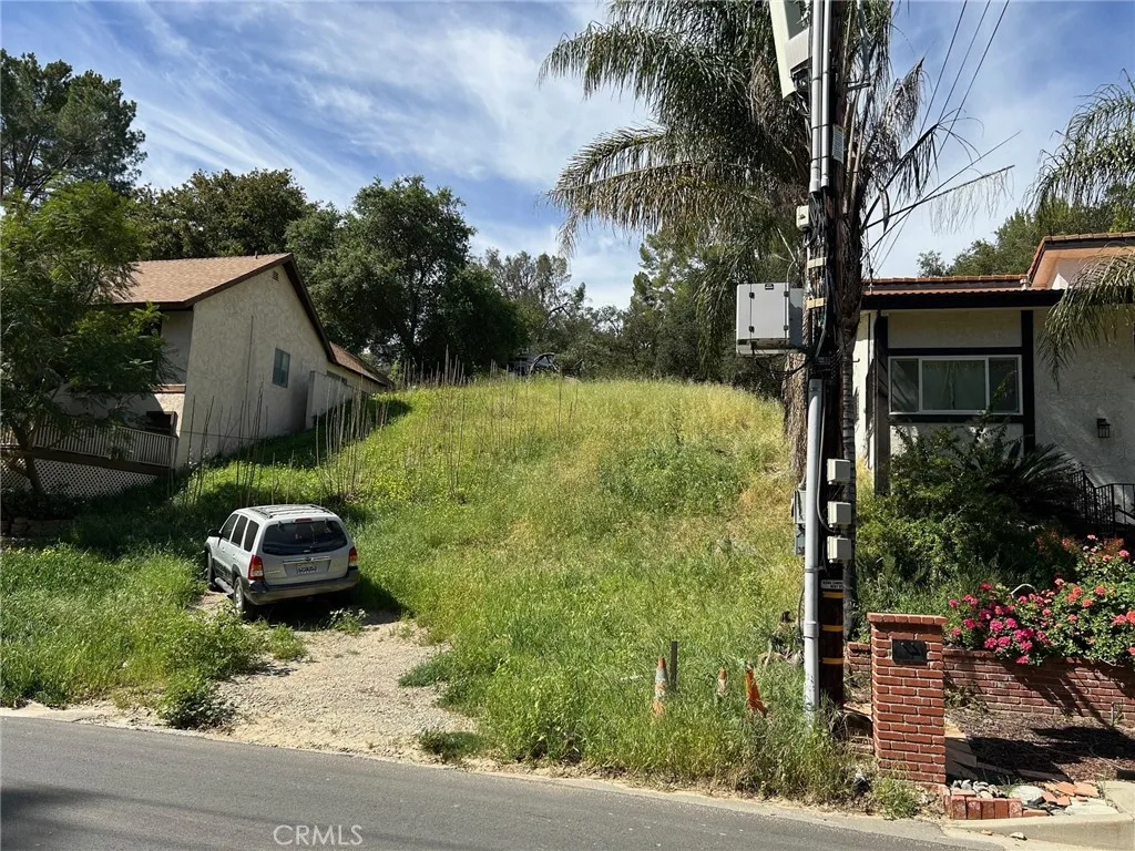 4339 Canoga Ave