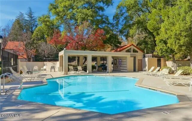 Community pool & spa