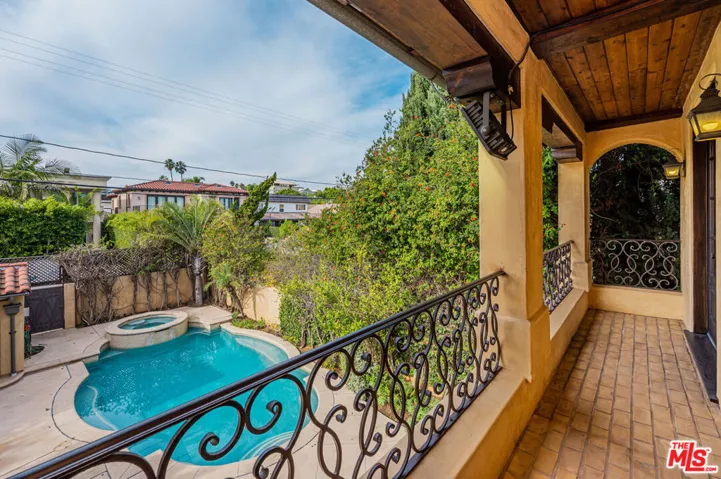 305 N Palm Drive, Beverly Hills, California 90210