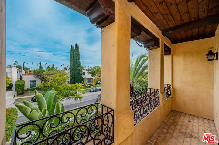 305 N Palm Drive, Beverly Hills, California 90210