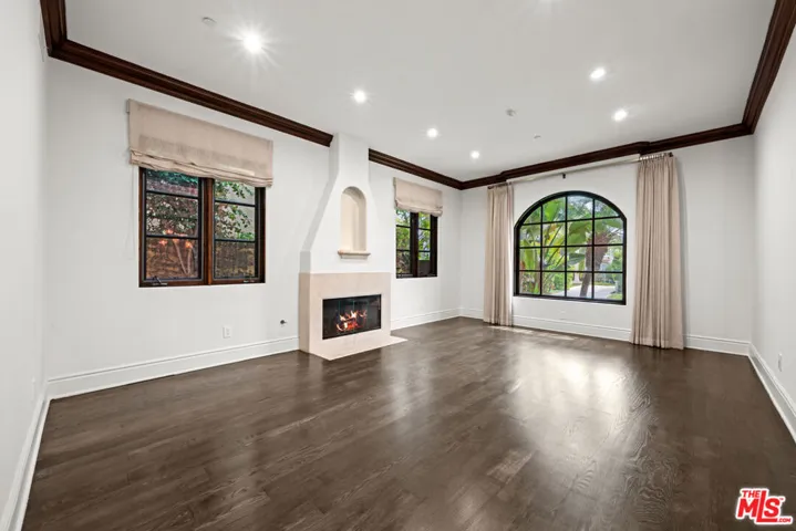 305 N Palm Drive, Beverly Hills, California 90210