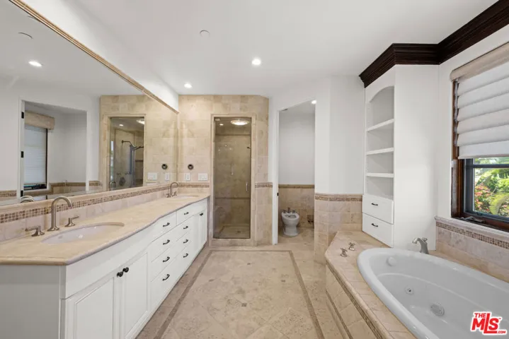 305 N Palm Drive, Beverly Hills, California 90210