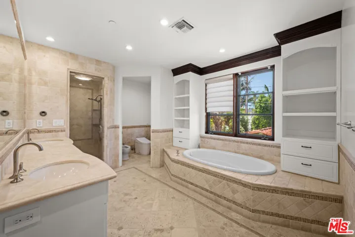 305 N Palm Drive, Beverly Hills, California 90210