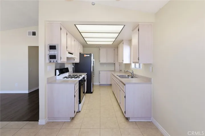 27317 Del Monte, Menifee, California 92586