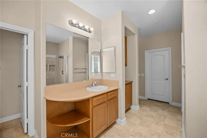 Primary bath with one of the 2 sinks