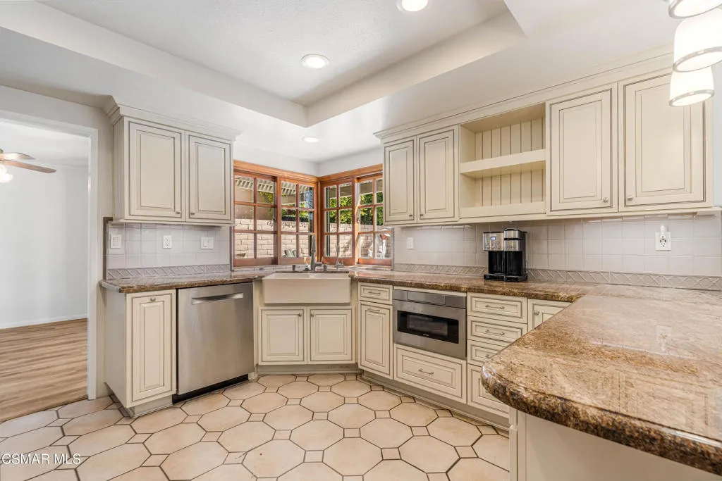 5432 Jon Dodson Drive-9