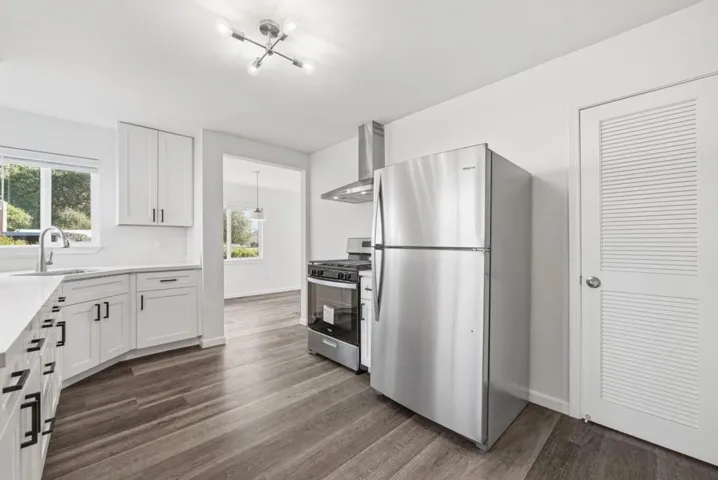 7876 Bancroft Avenue, Oakland, California 94605