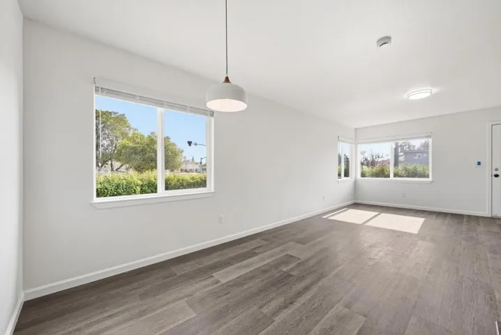 7876 Bancroft Avenue, Oakland, California 94605