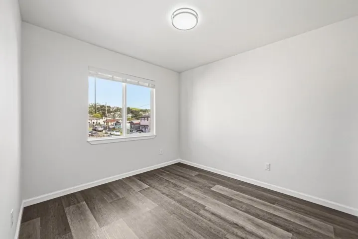 7876 Bancroft Avenue, Oakland, California 94605