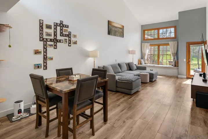 8647 Circle R Valley Ln, Escondido, California 92026