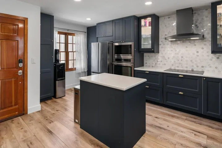 8647 Circle R Valley Ln, Escondido, California 92026