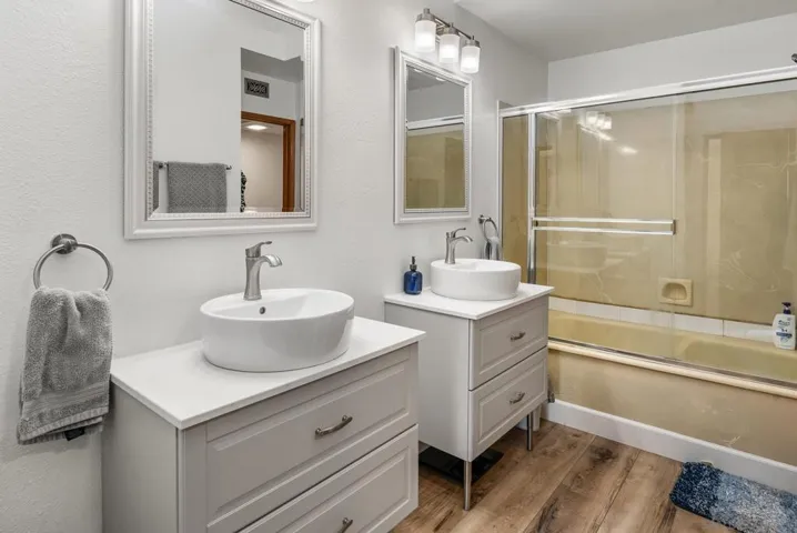 8647 Circle R Valley Ln, Escondido, California 92026