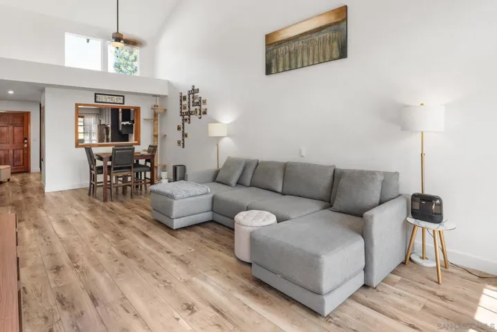 8647 Circle R Valley Ln, Escondido, California 92026