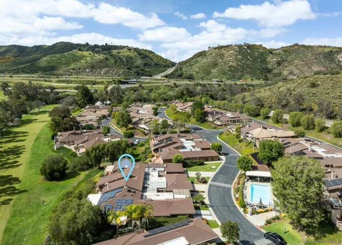 8647 Circle R Valley Ln, Escondido, California 92026