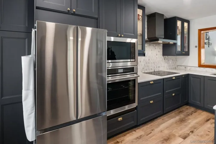8647 Circle R Valley Ln, Escondido, California 92026