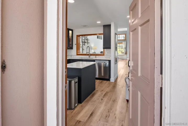 8647 Circle R Valley Ln, Escondido, California 92026