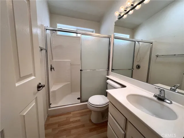Full hall bathroom