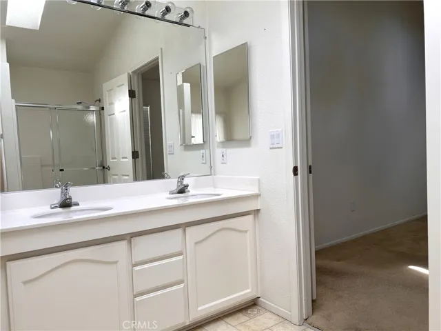 Dual sinks
