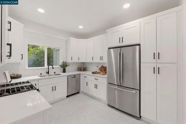 Fridge and dishwasher digitally added