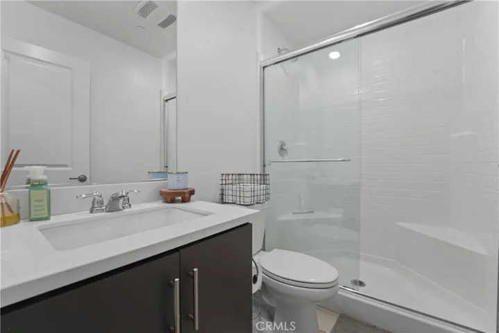 1st floor bath