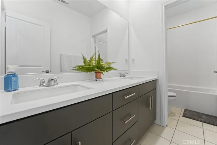 2nd Fl Bath