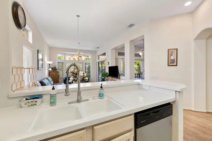 34-web-or-mls-2H8A3680