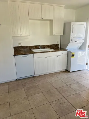 Kitchen/Laundry