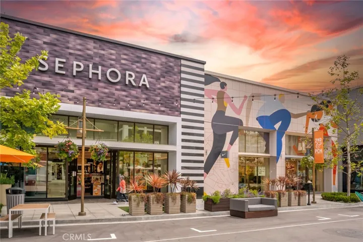 2nd and PCH Shopping Center