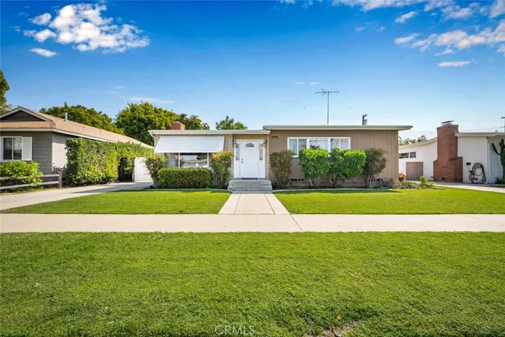2660 Gondar Avenue, Long Beach, California 90815