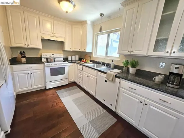Kitchen - Virtual Staging