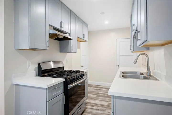 2930 Fairmount Avenue B, La Crescenta, California 91214